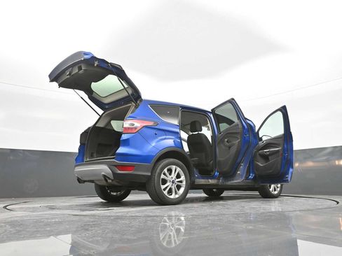 Used 2017 Ford Escape SE image 39