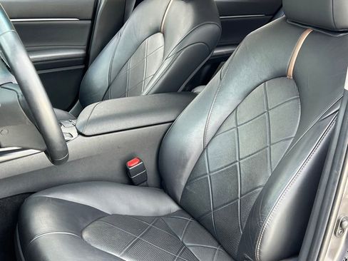 Used 2018 Toyota Camry XLE FWD image 4