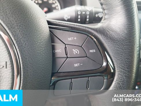 Used 2018 Jeep Renegade Altitude image 11