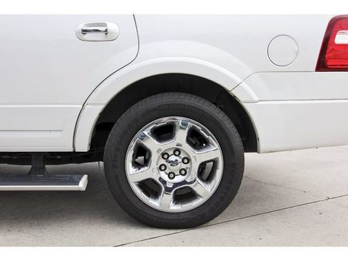 Used 2013 Ford Expedition Limited RWD image 30
