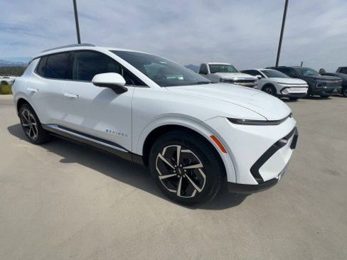 Used 2025 Chevrolet Equinox EV LT w/ Convenience Package image 2