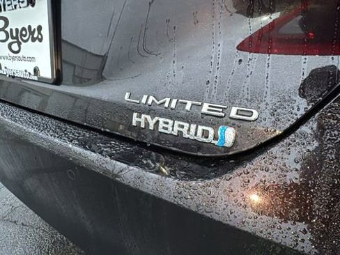 Used 2020 Toyota Avalon Limited image 35