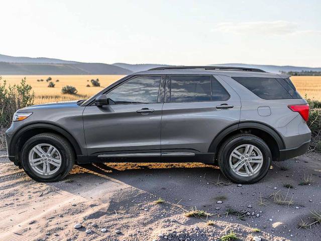 Certified 2024 Ford Explorer XLT AWD/4WD image 2