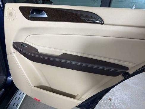 Used 2017 Mercedes-Benz GLS 450 4MATIC image 13