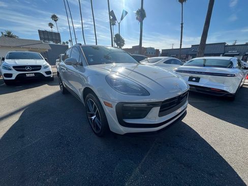 Used 2024 Porsche Macan AWD/4WD image 5