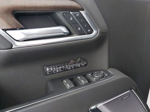 Used 2023 Chevrolet Silverado 1500 High Country w/ High Country Premium Package AWD/4WD image 25
