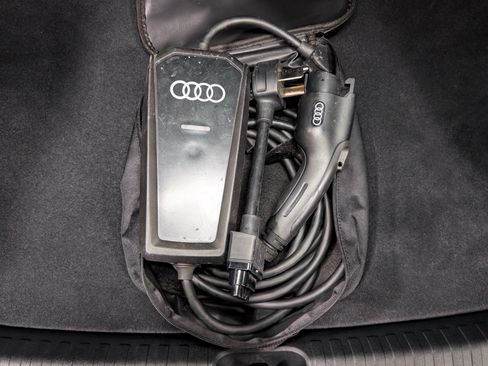 Used 2025 Audi Q6 e-tron Premium Plus w/ Premium Plus RWD image 5