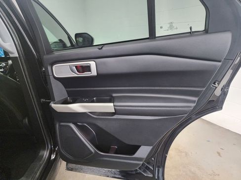 Used 2021 Ford Explorer Limited image 33