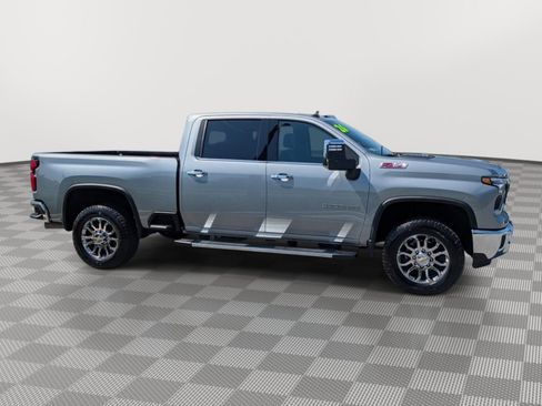 Used 2026 Chevrolet Silverado 3500 LTZ w/ LTZ Premium Package AWD/4WD image 6
