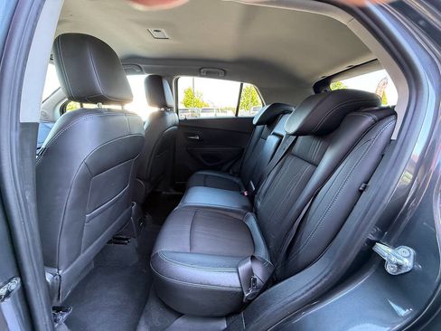 Used 2016 Chevrolet Trax LT w/ LT Convenience Package FWD image 17