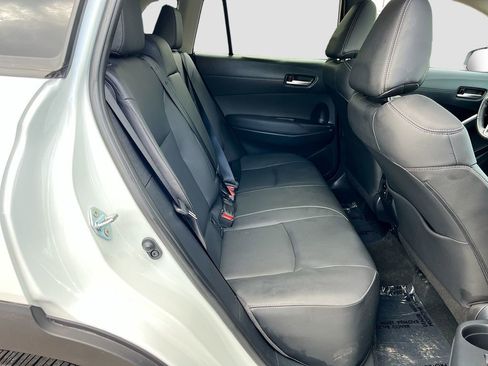 Used 2023 Toyota Corolla Cross XLE w/ Convenience Package FWD image 28