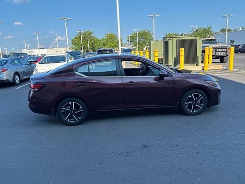 Used 2024 Nissan Sentra SV FWD image 6