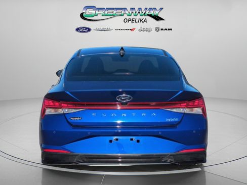Used 2023 Hyundai Elantra Limited w/ Preferred Accessory Package FWD image 6