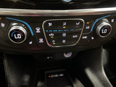 Used 2019 Chevrolet Traverse High Country AWD/4WD image 21