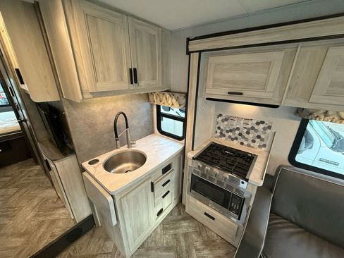 Used 2022 Ford E-450 and Econoline 450 Super Duty w/ Motorhome Prep Package image 22