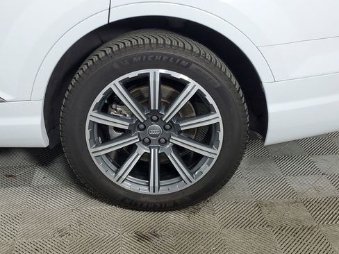 Used 2017 Audi Q7 3.0T Premium Plus image 18
