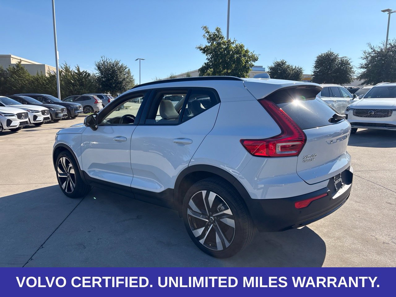 Certified 2024 Volvo XC40 B5 Plus w/ Protection Package Premier AWD/4WD image 10