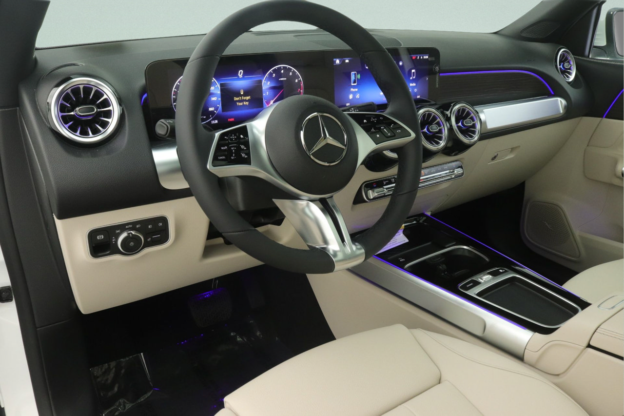 New 2026 Mercedes-Benz GLB 250 image 4