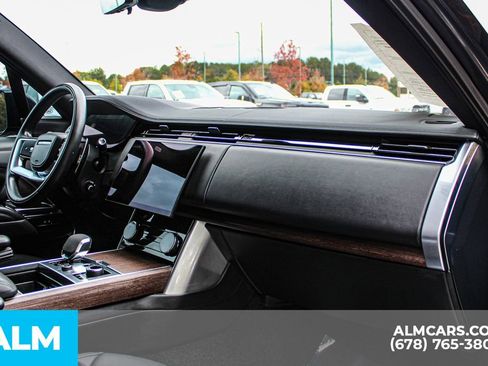Used 2023 Land Rover Range Rover SE image 24