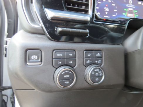 Used 2025 Chevrolet Silverado 1500 High Country image 24