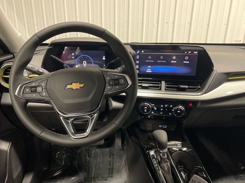 New 2026 Chevrolet Trax LT image 11