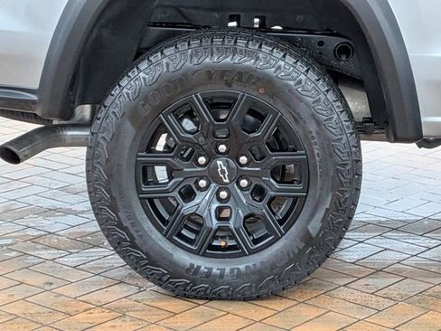 Used 2024 Chevrolet Colorado Trail Boss w/ Advanced Trailering Package image 12