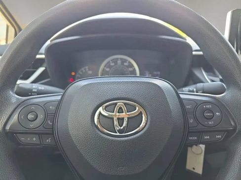 Used 2020 Toyota Corolla LE FWD image 15