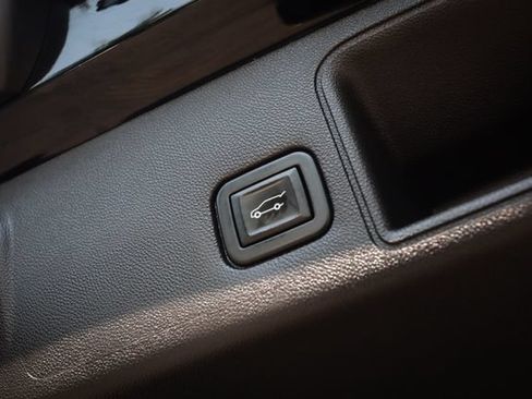 Used 2021 GMC Terrain SLT w/ Infotainment Package II AWD/4WD image 76