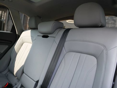 Used 2020 Audi Q5 2.0T Premium AWD/4WD image 19