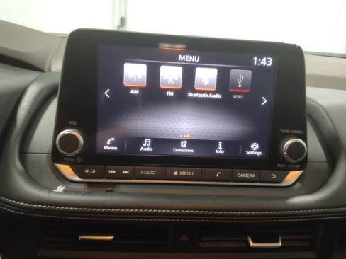 Used 2023 Nissan Rogue S AWD/4WD image 25