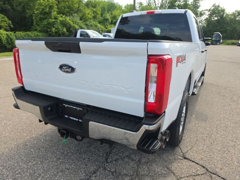 Used 2025 Ford F250 XLT w/ FX4 Off-Road Package AWD/4WD image 8