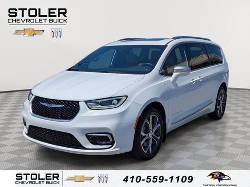 Used 2021 Chrysler Pacifica Pinnacle AWD/4WD image 1