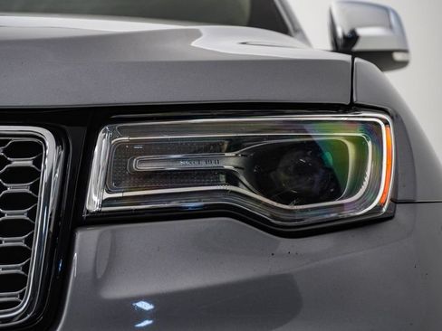 Used 2019 Jeep Grand Cherokee Overland AWD/4WD image 7