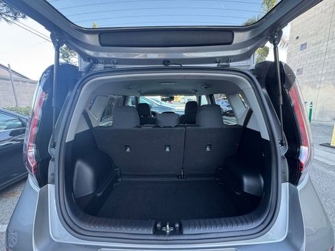 Used 2025 Kia Soul LX w/ LX Technology Package image 29
