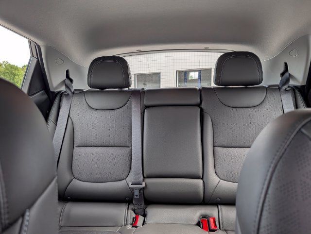 Used 2023 Chevrolet Bolt LT w/ Infotainment Package FWD image 17