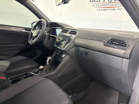 Used 2023 Volkswagen Tiguan SE R-Line FWD image 30