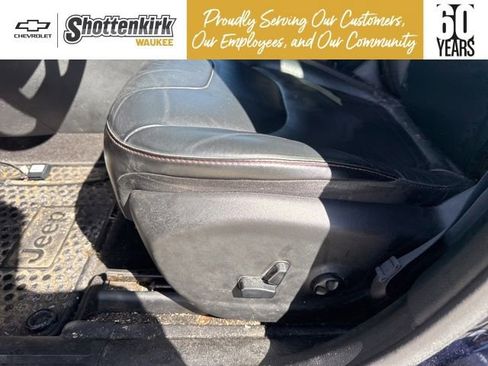 Used 2015 Jeep Cherokee Trailhawk w/ Comfort/Convenience Group image 24