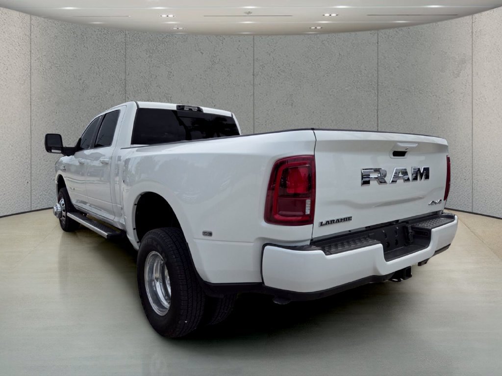 Used 2026 RAM 3500 Laramie w/ Towing Technology Group AWD/4WD image 8