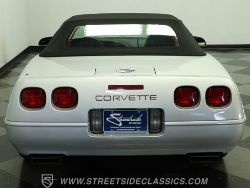Used 1996 Chevrolet Corvette Convertible RWD image 9