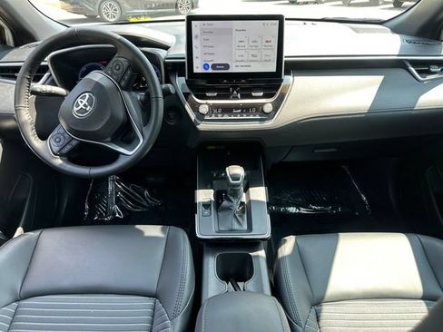 Used 2026 Toyota Corolla Cross AWD Hybrid w/ Convenience Package image 19