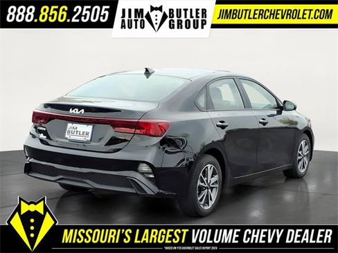 Used 2023 Kia Forte LXS w/ LXS Technology Package image 4