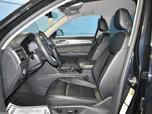 Certified 2023 Volkswagen Atlas SE image 7