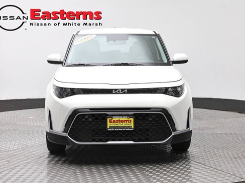 Used 2023 Kia Soul LX FWD image 2