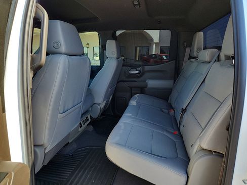 Used 2022 Chevrolet Silverado 1500 LT w/ Z71 Off-Road Package image 6