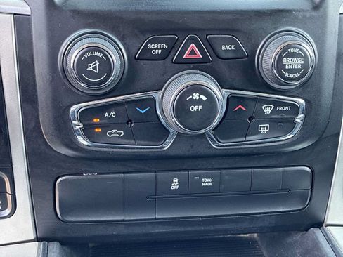 Used 2016 RAM 1500 Classic SLT AWD/4WD image 16