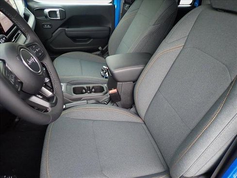 New 2025 Jeep Gladiator Sport image 10