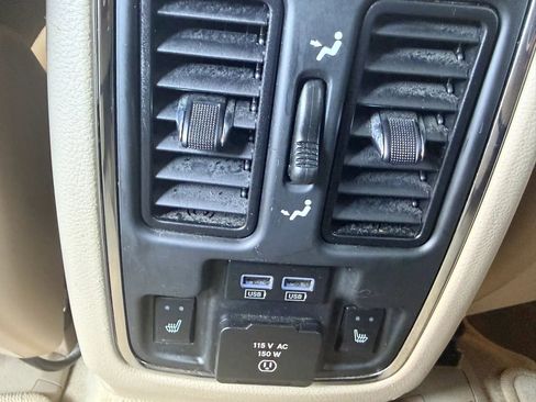 Used 2014 Jeep Grand Cherokee Overland w/ Advanced Technology Group AWD/4WD image 28