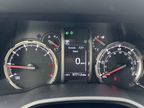 Used 2024 Toyota 4Runner TRD Off-Road AWD/4WD image 20