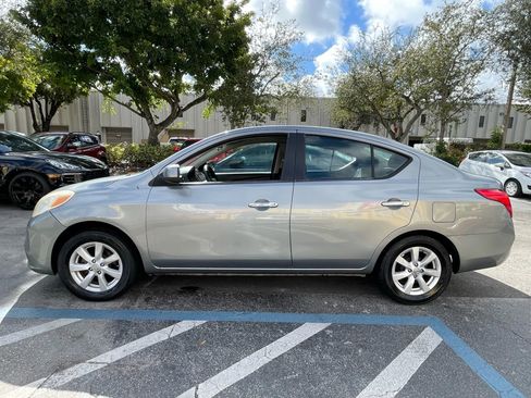 Used 2012 Nissan Versa SL image 7