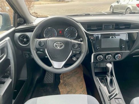 Used 2019 Toyota Corolla L image 16
